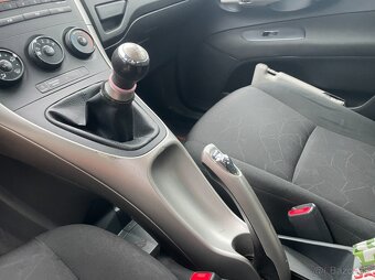 Toyota Auris 1.4 2008 - 17