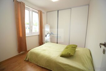 PREDAJ zariadená NOVOSTAVBA s vírivkou vo Dvorci - 17