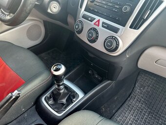 KIA Ceed 1.4 Benzín - 17