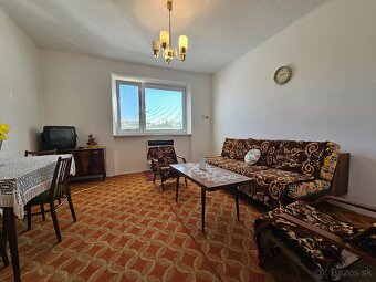 Slnečný dom s veľkým pozemkom a krásnym výhľadom pod horami - 17