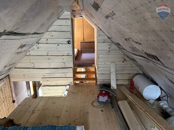 Záhrada s chatou v krásnom prostredí - 17