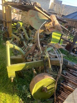 Predam traktor aj s inou technikov. - 17