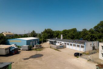 Na predaj polyfunkčný objekt na pozemku 4609 m2, TN - Zámost - 17