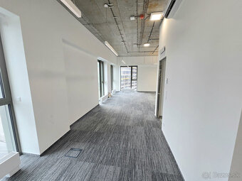 Kancelária s výhľadom na Downtown projekt ZWRIN - 17