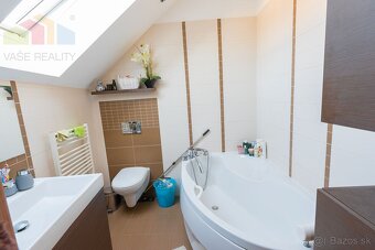 Na predaj krásny 3-izbový rodinný dom, 249 m², Vajnory - 17