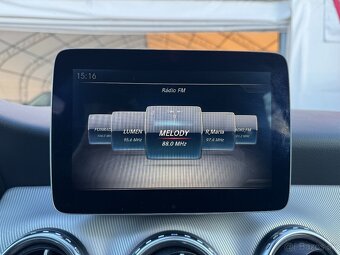 Mercedes-Benz GLA 200 d 4MATIC A/T - 17