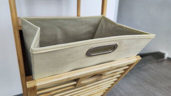 Bambusová polica s košom na prádlo - 17