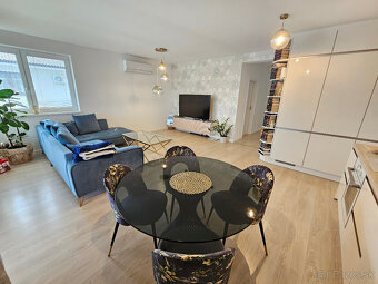 Moderný 3 izbový byt 94 m2 s kompletným zariadením, parkovac - 17