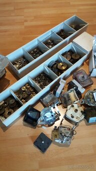 Hodiny drevene-kyvadlove 1935-50 - 17