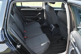 Volkswagen Passat Variant 2.0 TDI DSG/LED/ACC//LANE 14999EUR - 17