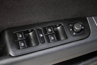 Škoda Superb Combi 2.0 TDI CR 140k Ambition DSG - 17