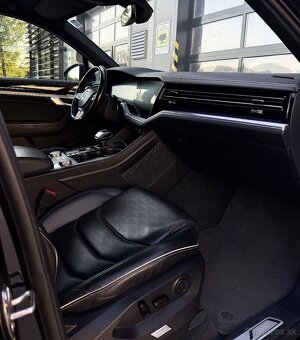 Volkswagen Touareg 3.0 V6 TDI 286k 4Motion Tiptronic - 17