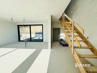 ZNÍŽENÁ CENA | Luxusná 5i vila so záhradou a privátnym výťah - 17