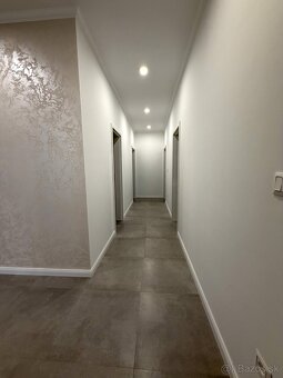 Nadštandardný rodinný dom s kompletným zariadením - 17