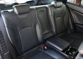 Toyota Prius 1,8 VVT-i PHEV Lounge 72 kw - 17