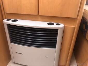 Karavan Hobby 400 De Luxe , Nosič THULE ,  PREDANÉ - 17