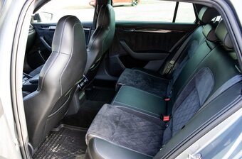 Škoda Superb Combi 2.0TDI 4×4 Sportline - 17