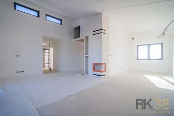 Nadčasové rodinné domy v skvelej lokalite pod Tatrami - 17