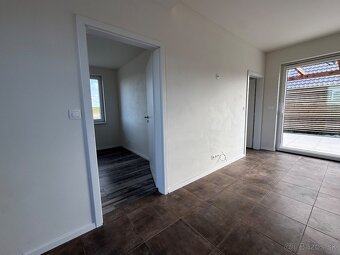 Rekreačný 3izbový dom pri jazere - 17