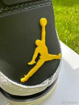 Tenisky Air Jordan 4 Retro EUR 44 - 17
