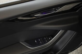 Jaguar XE - 17