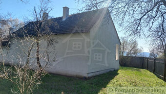 Malá chalúpka na okraji polosamoty s 40 á pozemkom v obci - 17