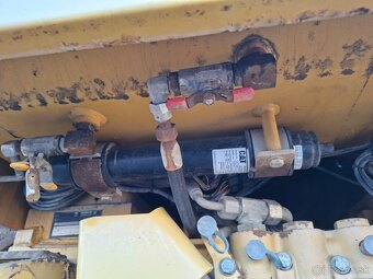 CATERPILLAR D6T XL - 17