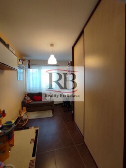 Príjemný rodinný dom s garážou, v blízkosti Pezinka na PREDA - 17