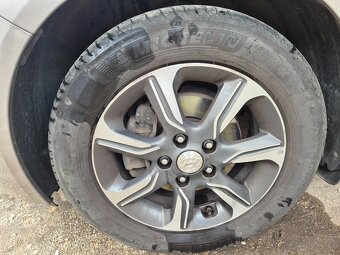 Predám Hyundai iX20 1,6i 6M, STYLE DIZAJN - 17