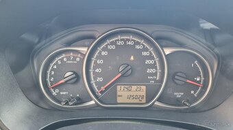 Toyota Yaris 1,3 VVTi 73kW - 17