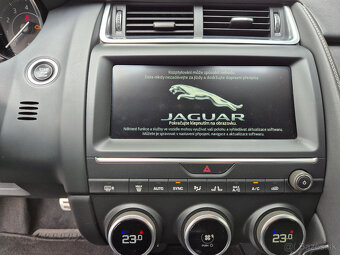 Jaguar E-Pace 2,0Ti P250 184Kw R-Dynamic Led 529.999Kč - 17