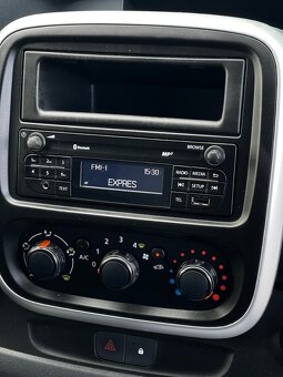 Renault Trafic 1.6 dCi 95 Co. L1H1 2.7t 4d - 17