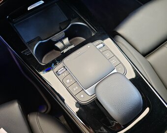 Mercedes-Benz CLA Shooting Brake SB 200 d 4MATIC A/T - 17