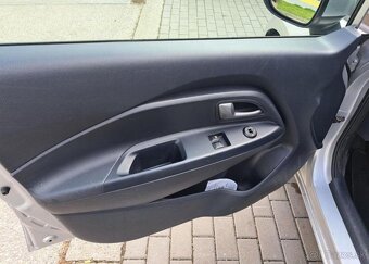 Kia Rio 1,1 CRDi Comfort nafta manuál 55 kw - 17