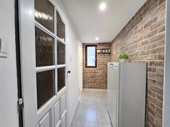 Mestský DOM so záhradou 807 m², 2x kúpeľňa, klíma / Orechová - 17