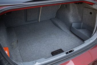 BMW 318i 2.0 6MT, 105 kW - 17