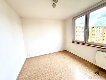 KOMPLETNE REKONŠTRUOVANÝ 2 IZBOVÝ BYT, 68m2, S. JURKOVIČA, S - 17