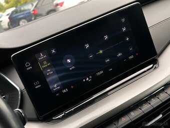 Škoda Octavia Combi 2.0 TDi DSG, r.v.: 2021 - 17