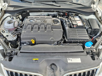 ŠKODA SUPERB COMBI 2,0 TDi r.v. 2017 - 17