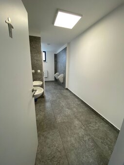 Novostavba kancelárskeho priestoru na Úderníckej ulici v obj - 17