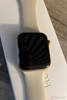 Predám Apple Watch Series 6 – 44 mm Gold - 17