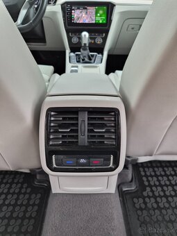 Volkswagen Passat Variant 2.0 TDI EVO Elegance DSG - 17