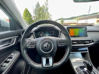 MG EHS 1.5 Plug in Hybrid, PANO, 360°, najv. LUXURY výbava - 17
