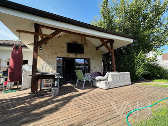 ,,ZNÍŽENÁ CENA ,,NA PREDAJ Luxusný rodinný dom - 17