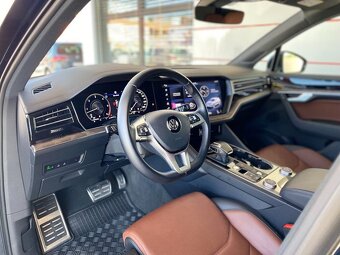 Volkswagen Touareg 3.0TDi 210kW 4Motion AT/8 - 17