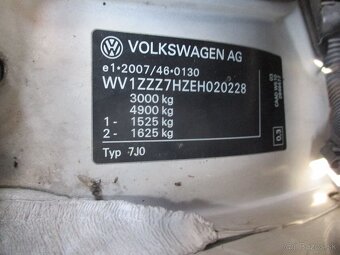 VW TRANSPORTER 2,0TDI 84kw LONG 5míst Tažné 2013 DPH - 17