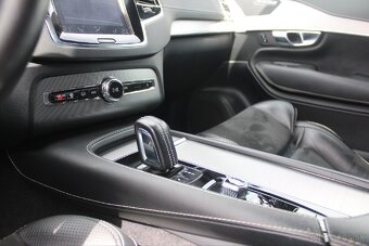Volvo XC90 2.0 B5 Drive-E R-Design AWD A/T - 17