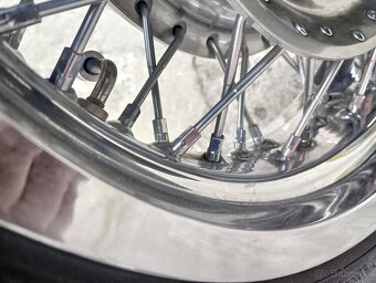 VYMENÍM//PREDÁM Suzuki Intruder 1400 - 17