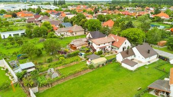 ALL INCLUSIVE | NA PREDAJ 7-IZBOVÝ POSCHODOVÝ RODINNÝ DOM, V - 17