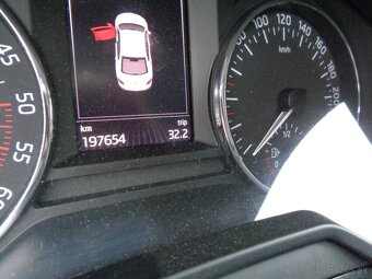 Škoda Octavia hatchback , 1,6 TDi , kw 81 - 17